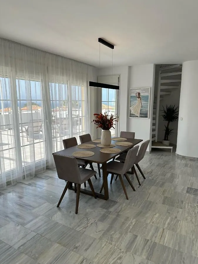 Mimosas Penthouse Marbella Cabopino公寓 0*,  西班牙